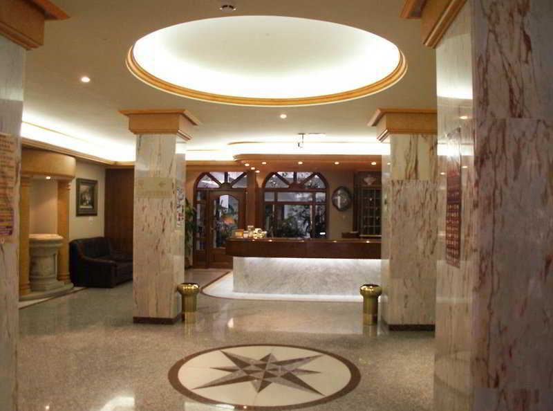 Hotel Victoria Linares  Exterior photo